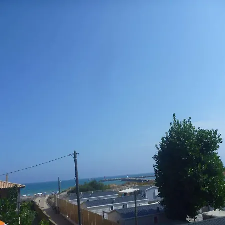 Apartment Confortable Avec Climatisation Et Petite Vue Mer, Proche Plage, Parking Inclus - Fr-1-387-152